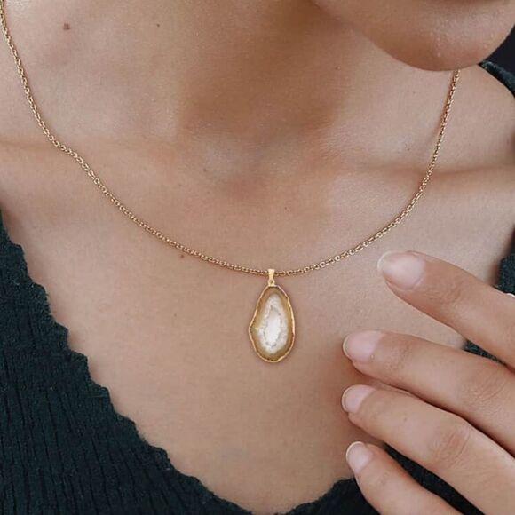 ⭐️ New! Yellow Geode Agate Pendant in Goldtone 25.00 ctw - Picture 2 of 7